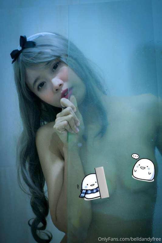 Small and tight maid taking a quick shower 😝