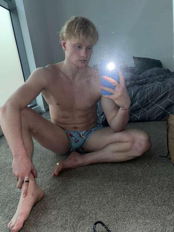 Tip $20 for the full wank video in your DMs x