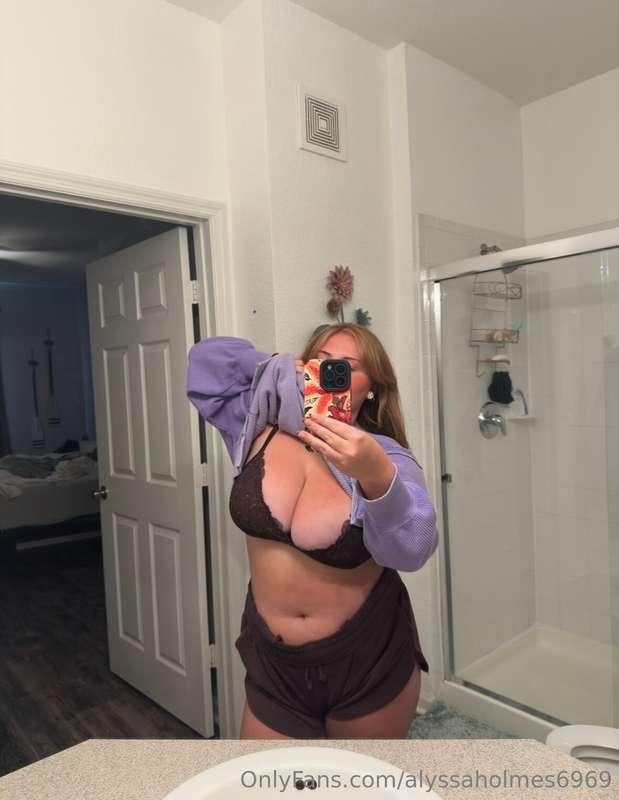 sent you the behind the scenes of me getting ready this morn..