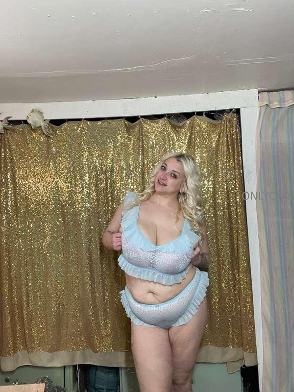 Keep or let this outfit go !?