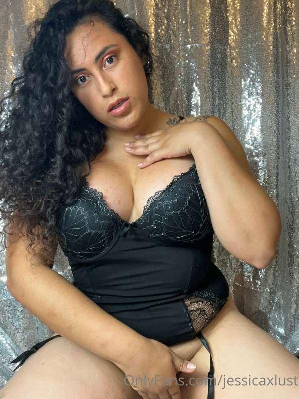 Tell me you love me xoxo 💋