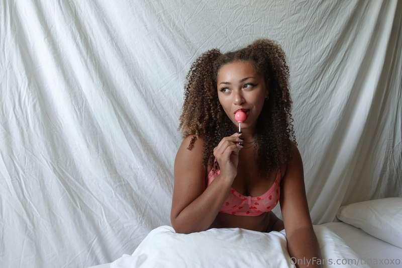 Hi loves! Just letting you know I will be OFFLINE until Tues..