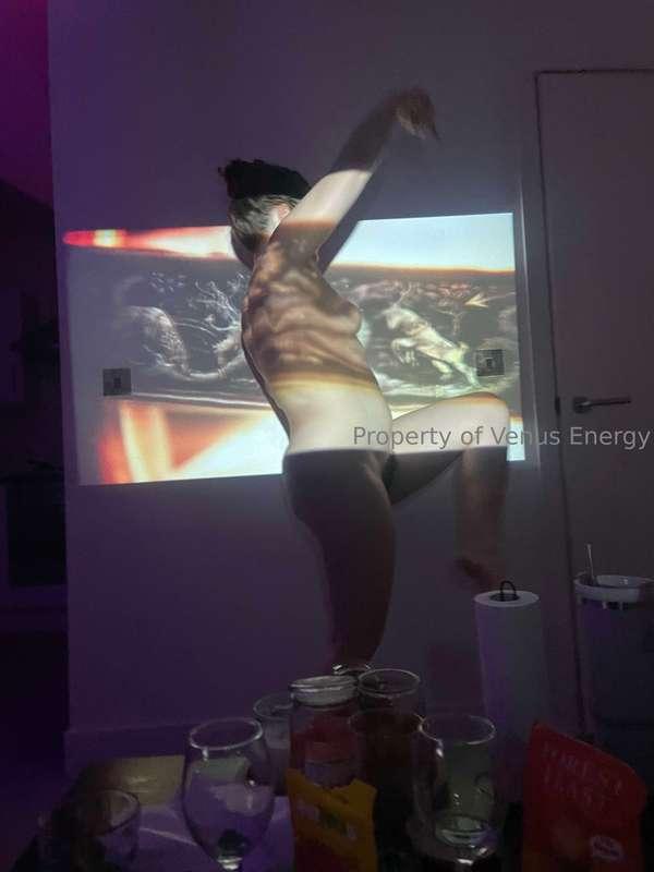 I danced naked to the Game of Thrones theme tune😅🥲🤣 Video in..