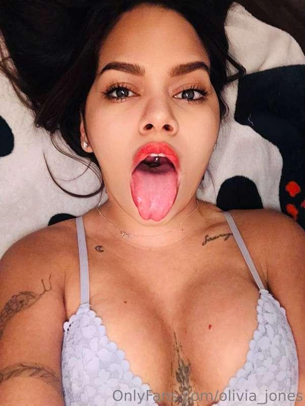 does my tongue turn you on? 🥵🥵🥵🥵