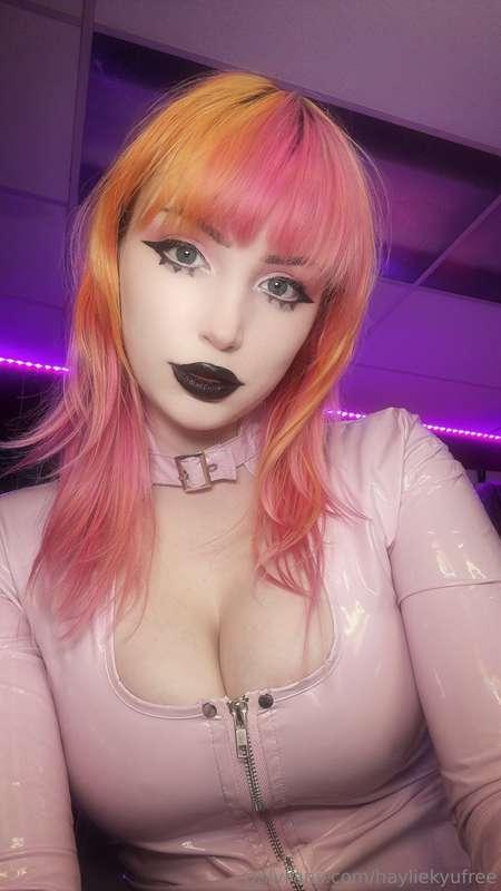 TIME FOR TWITCH LIVE NOW! 💗 Unlock this to find the code wor..