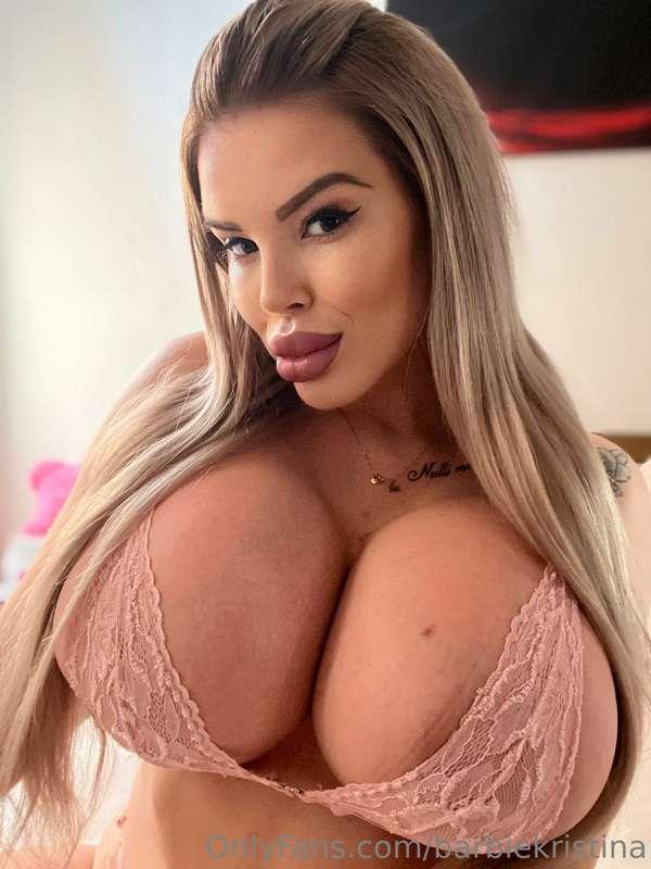 Cum on my big boobs 😍💕