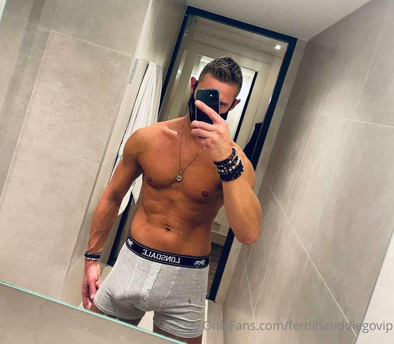 Have a great Saturday evening 🍆✌🏻.