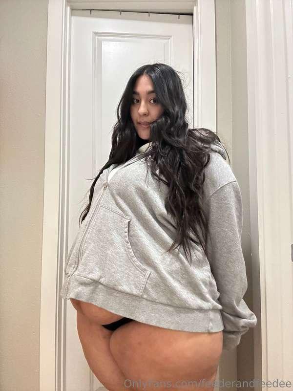 Postpartum gainz hit me so fucking hard. Before & After to c..