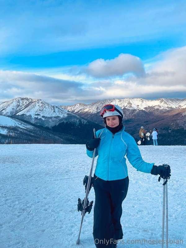 my heart belongs to the snow 💗⛷️❄️