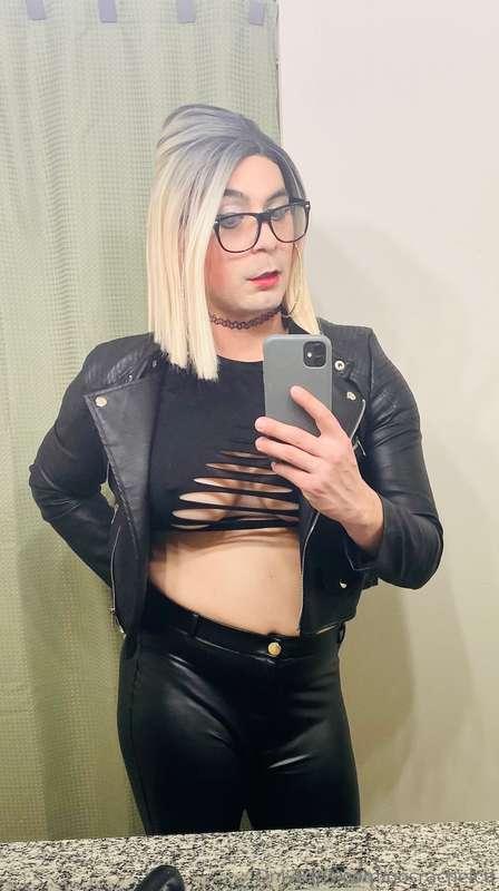 Back in black 🖤😘