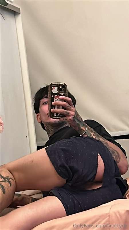 Check your DMs 🍑😉