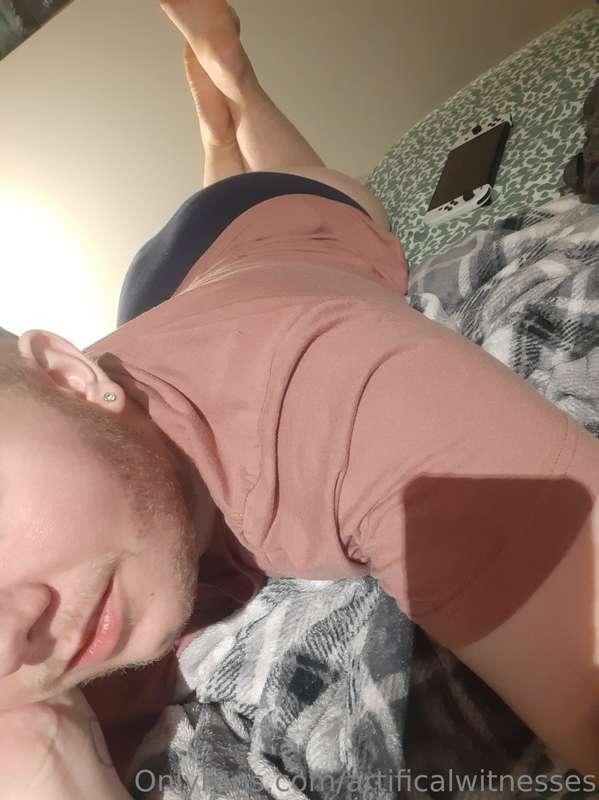 Lazy days in bed are better spent with other people. Wanna j..