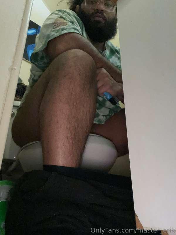 Where are my 🚽 subs?Like this Post for a DM