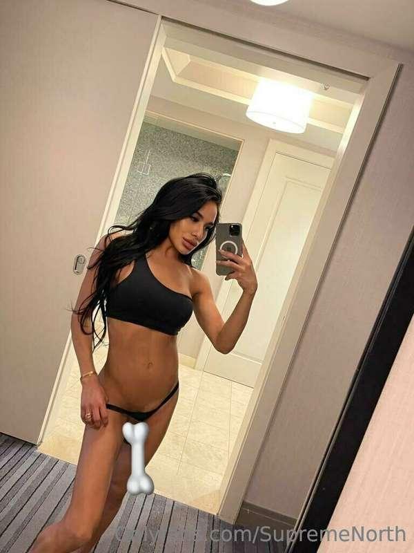 Mmm how do I look?🤭