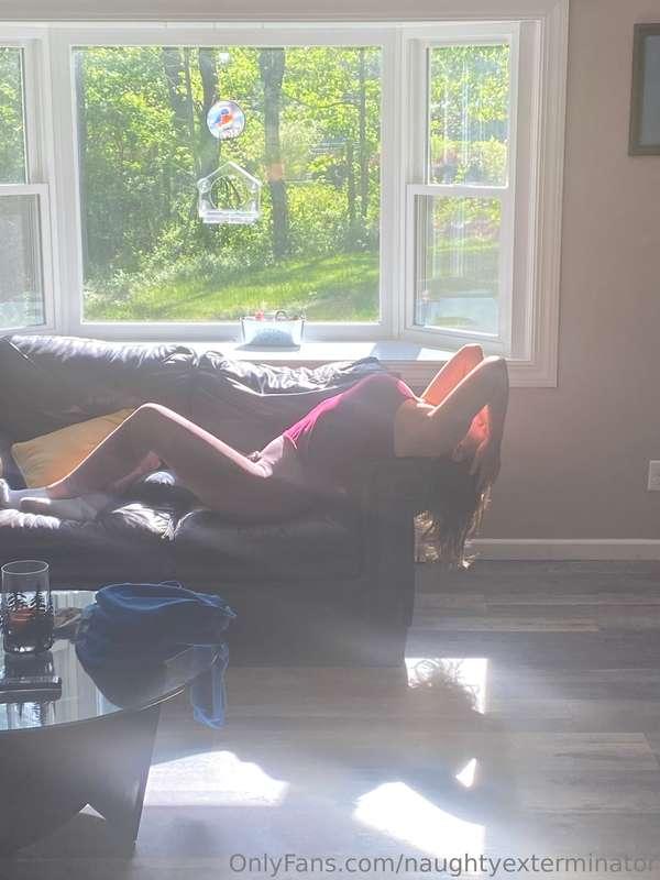 When I’m just trying to stretch my back and he snaps a pictu..