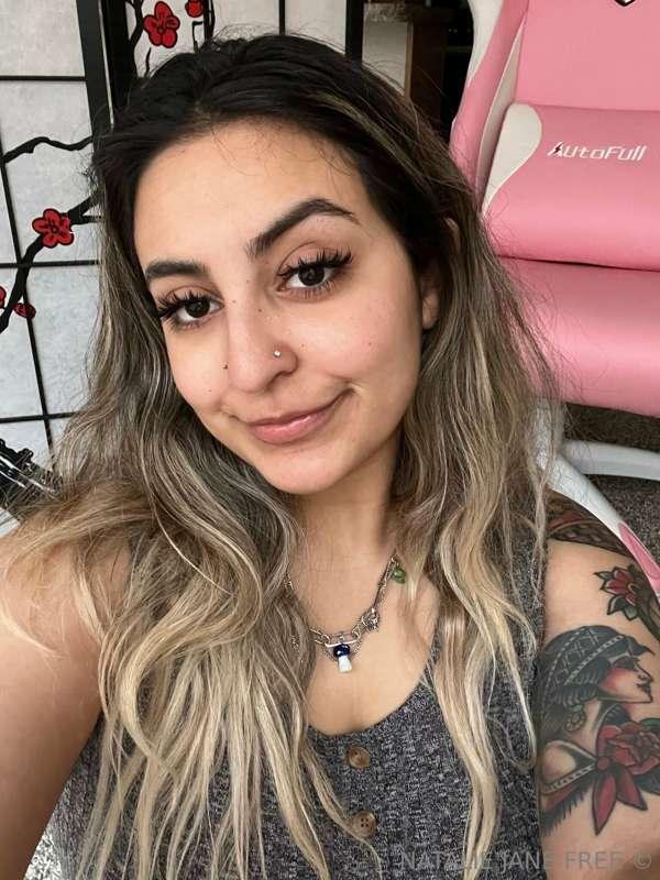 say hi if you want me to be your girlfriend💕