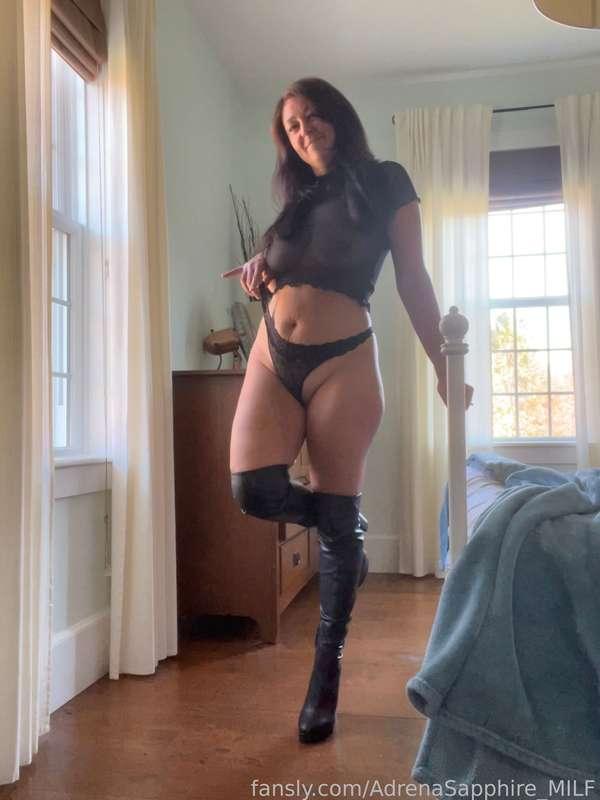 adrenasapphire_milf image #1