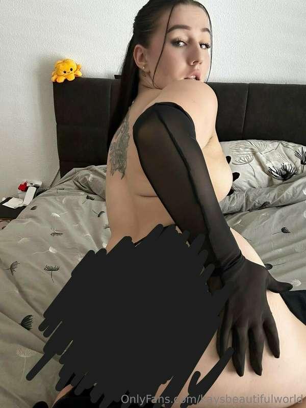 Do you wanna clap me on my ass?😋TIPP ME for the yummy raw ve..