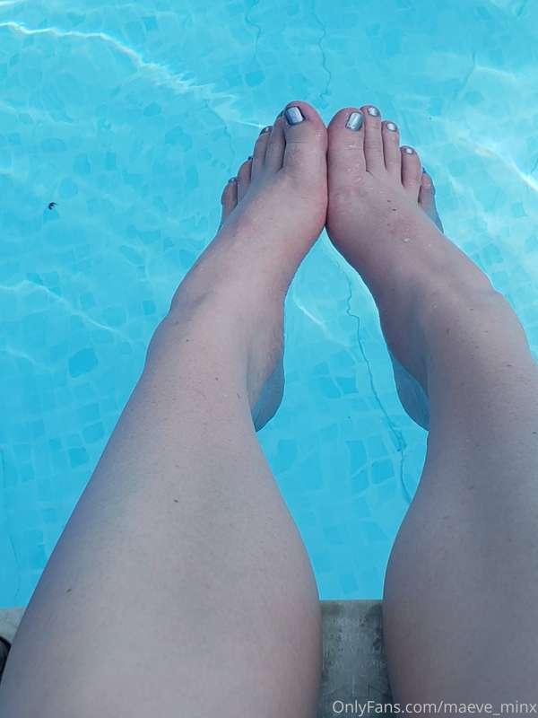 Pics from the pool today. 🏊‍♀️🥰 #feetpics #poolside