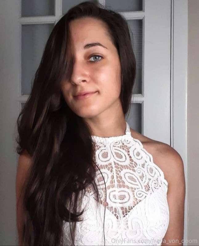 Who wants to tell me how badly they'd like to kiss this face..