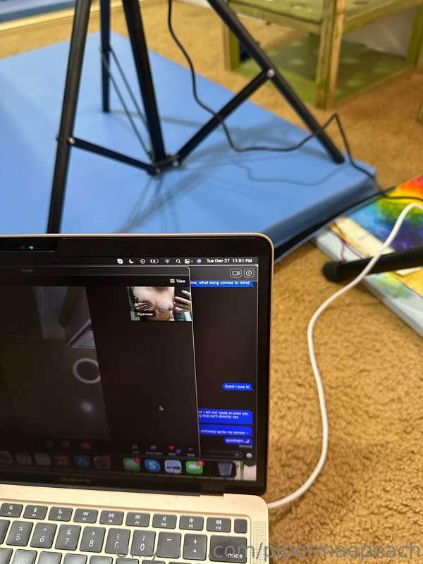 Another juicy skype show 😍