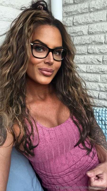 Jag har tråkigt  Gör min dag bättre och skicka mig en bonus ..