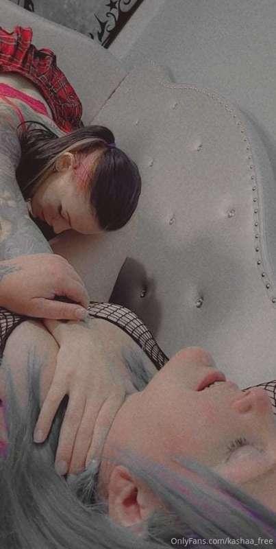 Yesss daddi... 
See the full vid of @foxxysuicide and myself..