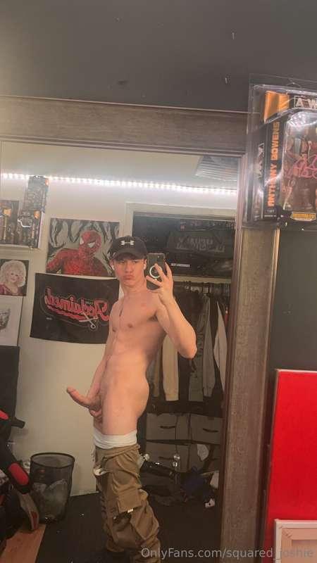 Skinny boys have the best dick 👀