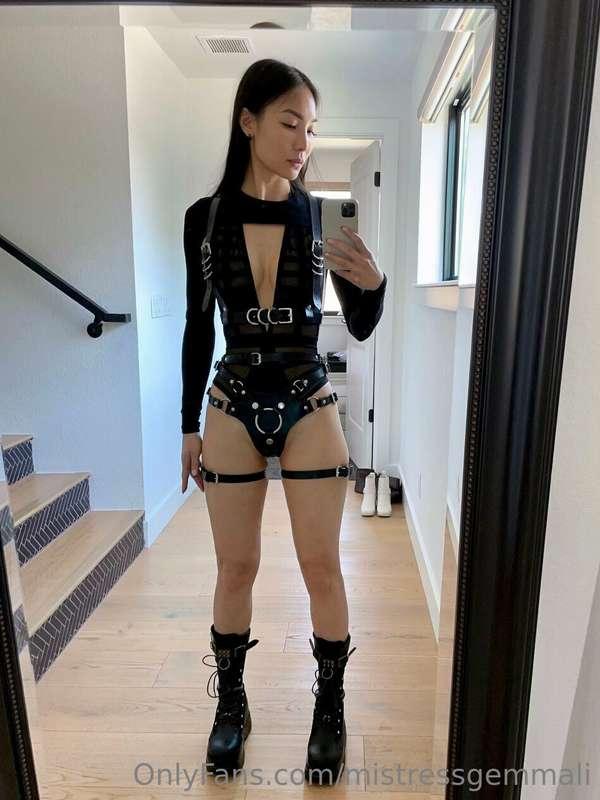 **Quickly, slut. What's the first word that comes to your mi..