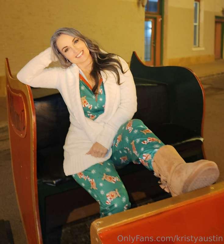 Taking a ride in Santa's sleigh, where the only speed limit ..