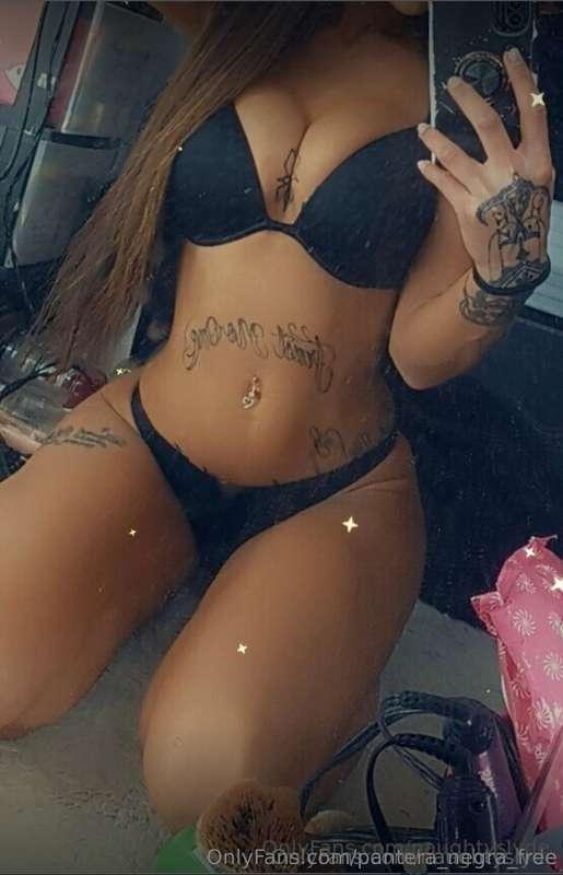 @naughtyslydeShe loves to have her mouth spit in&& loves to ..