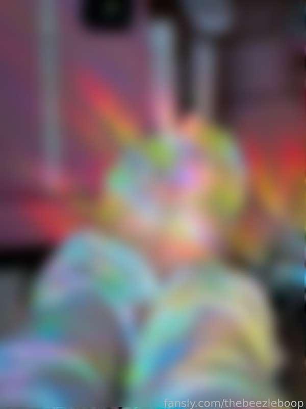 thebeezleboop image #0