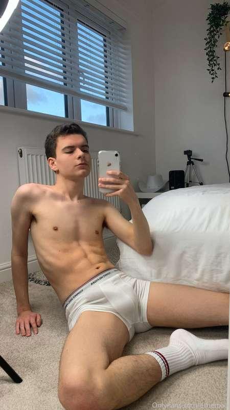 give me some attention 😘