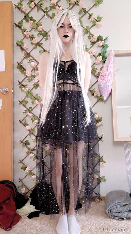 Just a cute pic of the outfit~Would you guys like me to make..