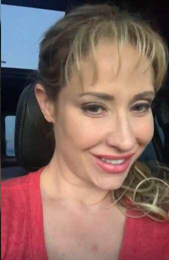 Sexy lady in red 💃
