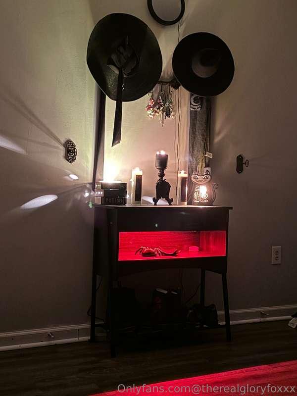 I love my goth home 😍