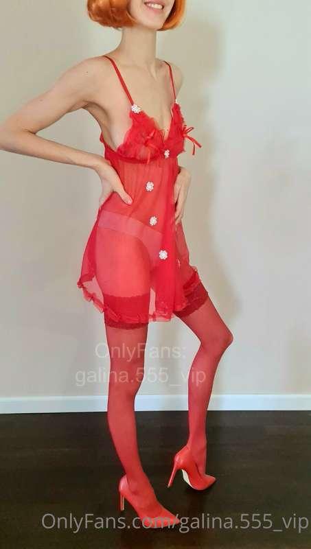 10 HOT pictures of me and my red outfit earlier this week! D..