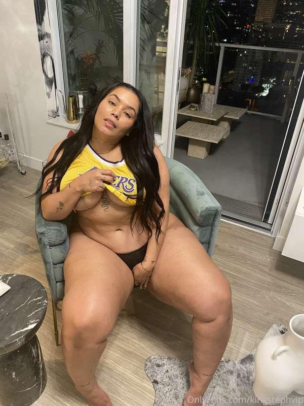It's gonna be a naughty "VIBE" in the DMs this weekend babe ..