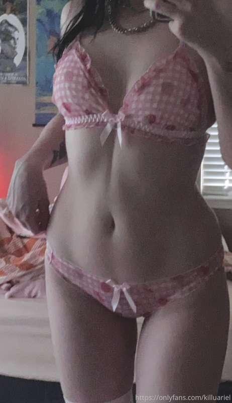 new strawberry set c: can we go on a picnic? 🍓