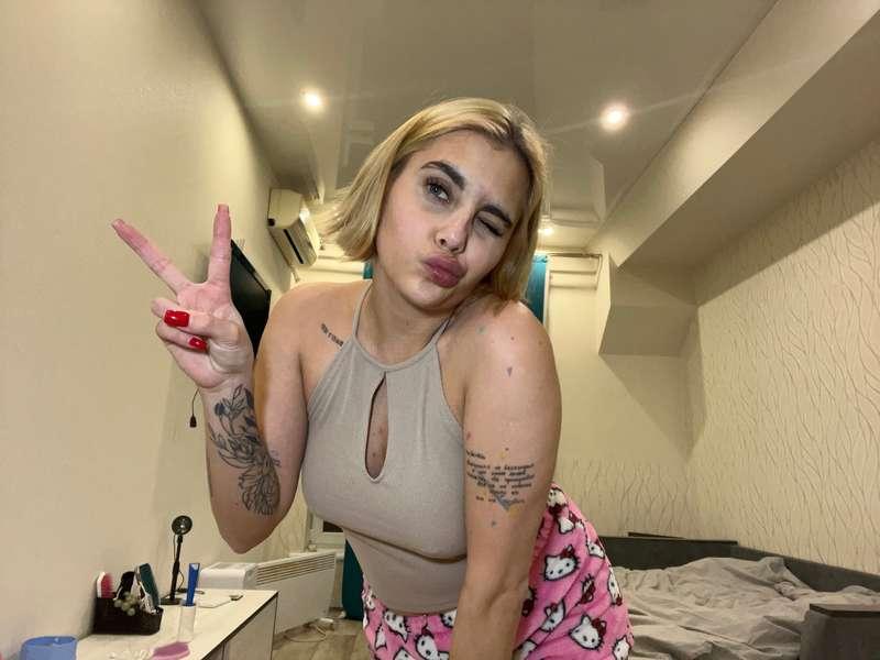 A kiss for you😘