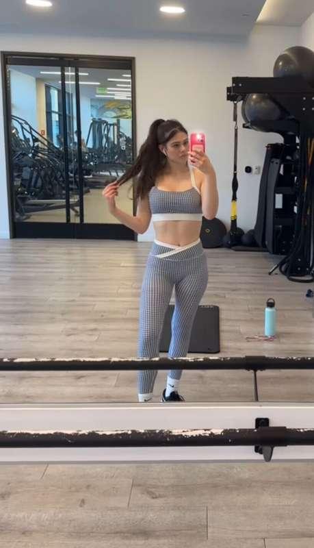 in my gym girl era ✌🏻