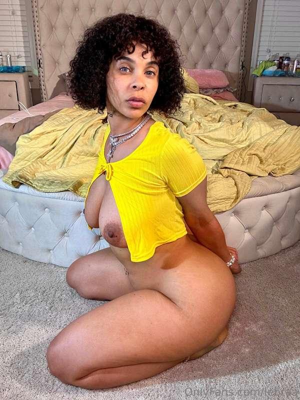 BUNDLE SUNDAY 😛 sending you the craziest bundle deals all da..