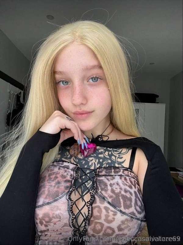 🔥 STOP SCROLLING 🔥@elizzexx
🔥 Her wet pussy 🫦🫦 is waiting fo..