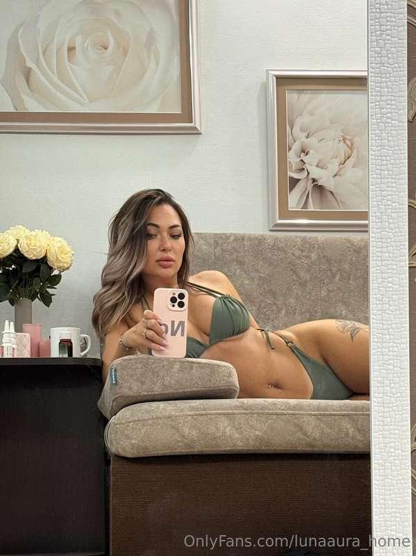 Heeey hey, my honeeeey ❤️I tried on this swimsuit today just..