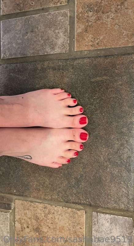 I got my toes done ☺️