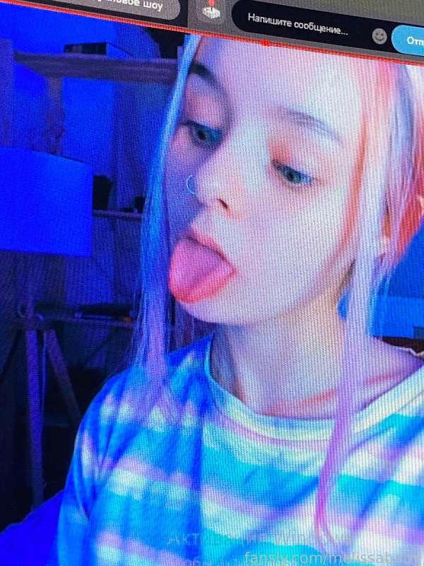 ~ hi and have a good day 😌💙

#fyp 