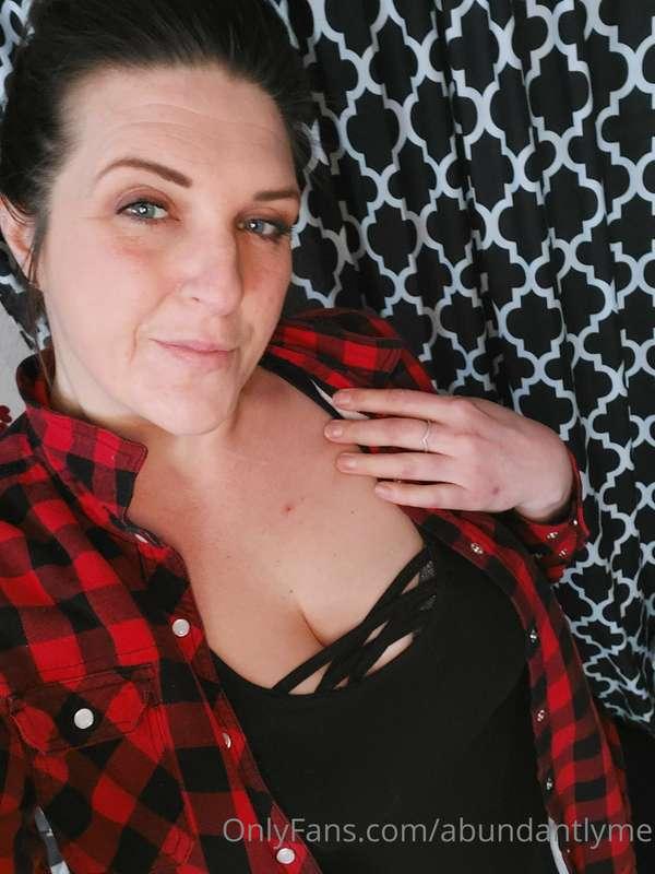 Make me strip my clothes off for you!! Just $10 tip gets you..