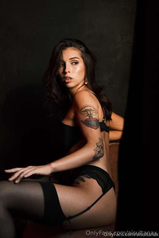 I was bad today. Wanna punish me with your card?😈🤤