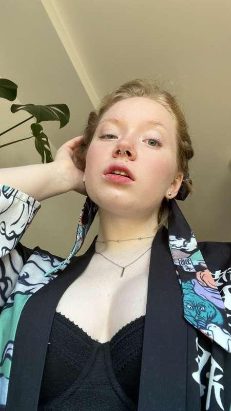redheadalana image #1