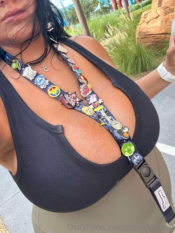 What snap didn’t see 😈I feel like the lanyard makes the tits..